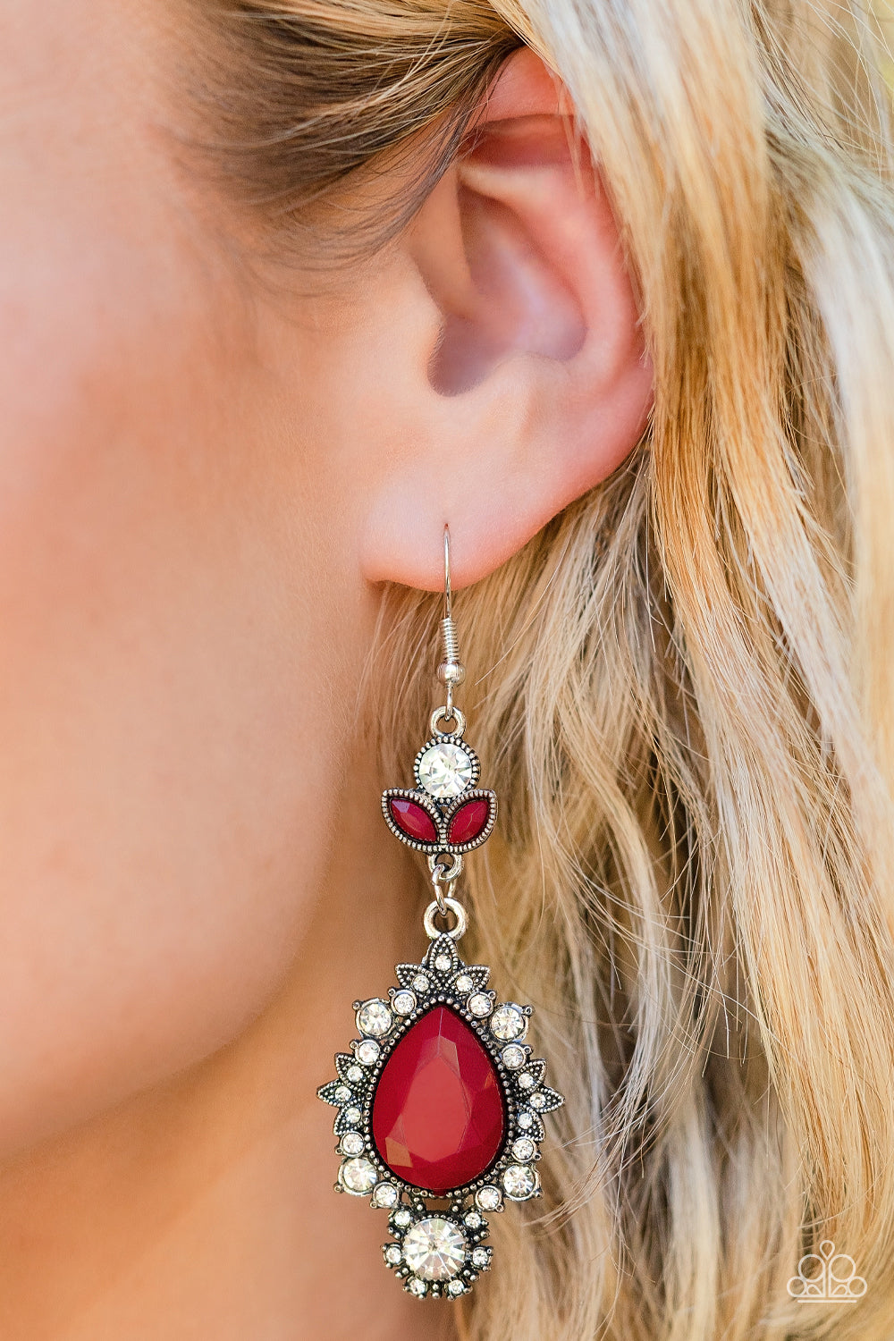 Paparazzi ♥ SELFIE-Esteem - Red ♥  Earrings