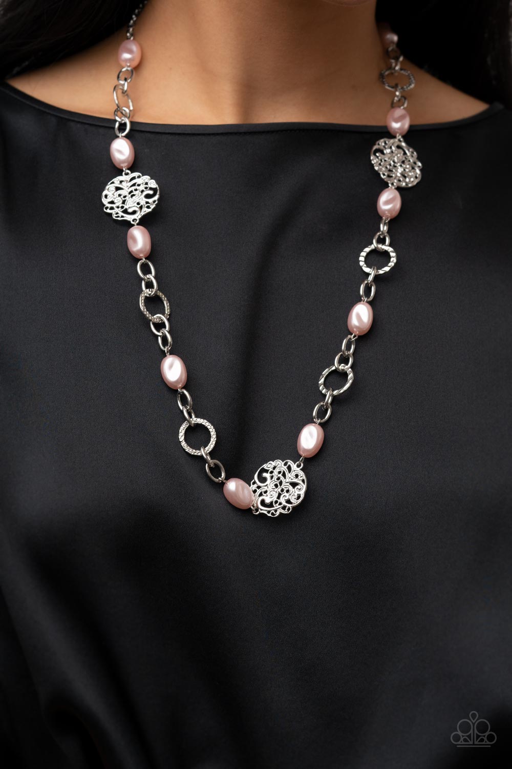 Paparazzi ♥ Social Soiree - Pink ♥  Necklace
