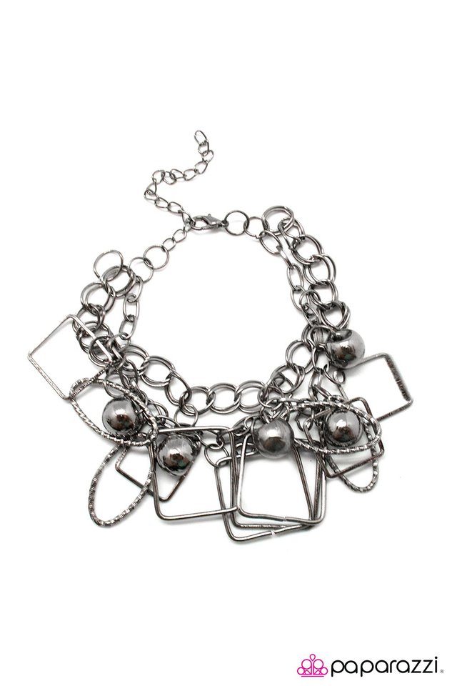 Paparazzi ♥ Any Shape Or Form - Black ♥ Bracelet