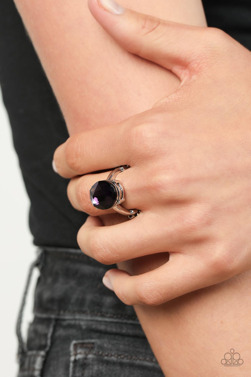 Paparazzi ♥ Updated Dazzle - Purple ♥  Ring