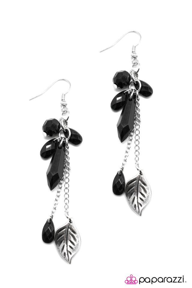 Paparazzi ♥ LEAFing So Soon? - Black ♥ Earrings