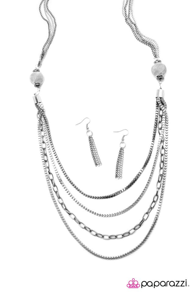 Paparazzi ♥ Grand Debut - Silver ♥ Necklace