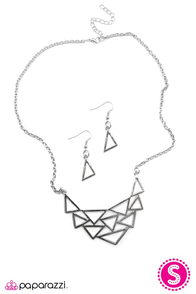 Paparazzi ♥ TRI As I May - Silver ♥ Necklace