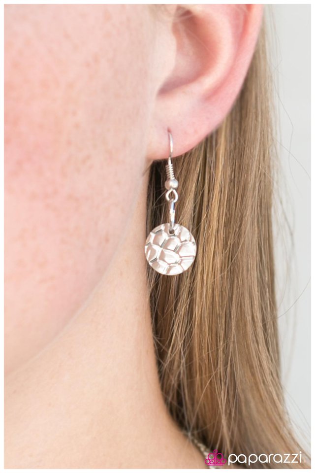 Paparazzi ♥ Many Moons Ago - Silver ♥ Necklace