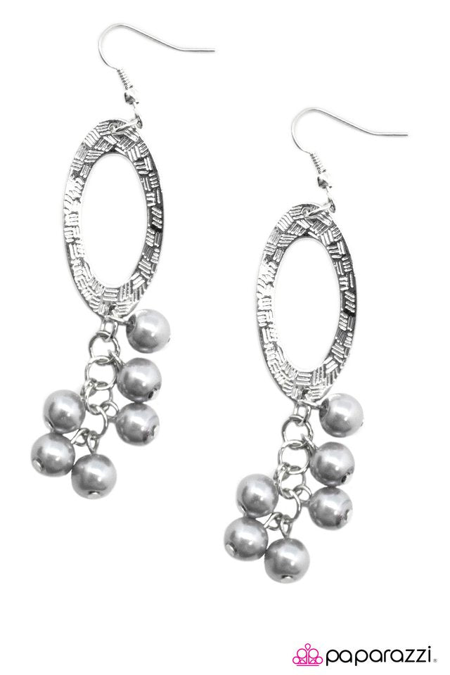Paparazzi ♥ Monte Carlo - Silver ♥ Earrings