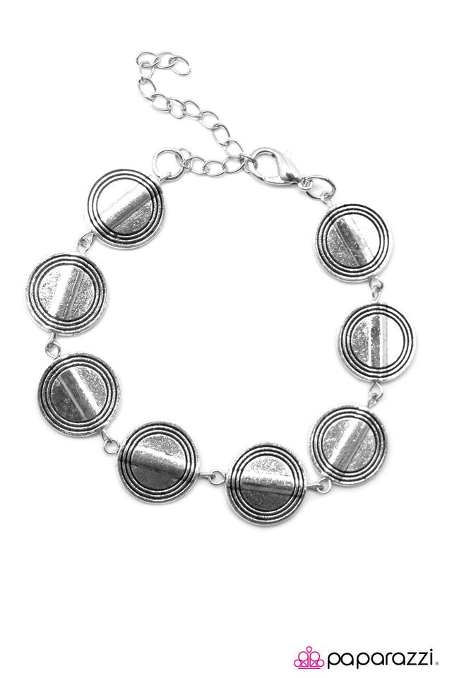 Paparazzi ♥ Circles In The Sand - Silver ♥ Bracelet