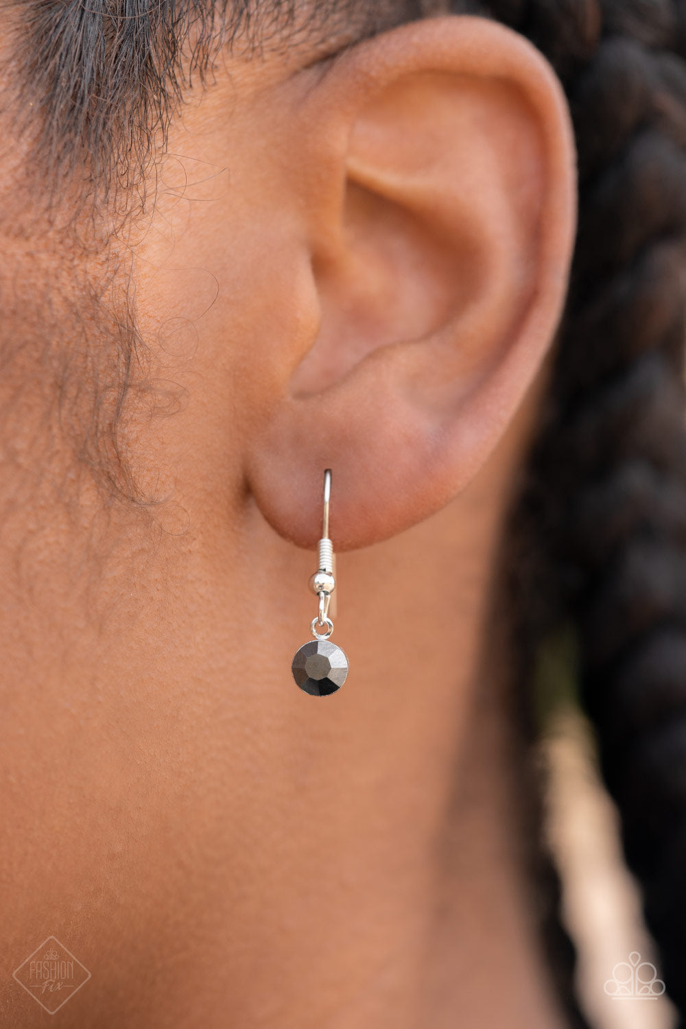 Paparazzi ♥ Bombshell Bling - Silver ♥  Necklace