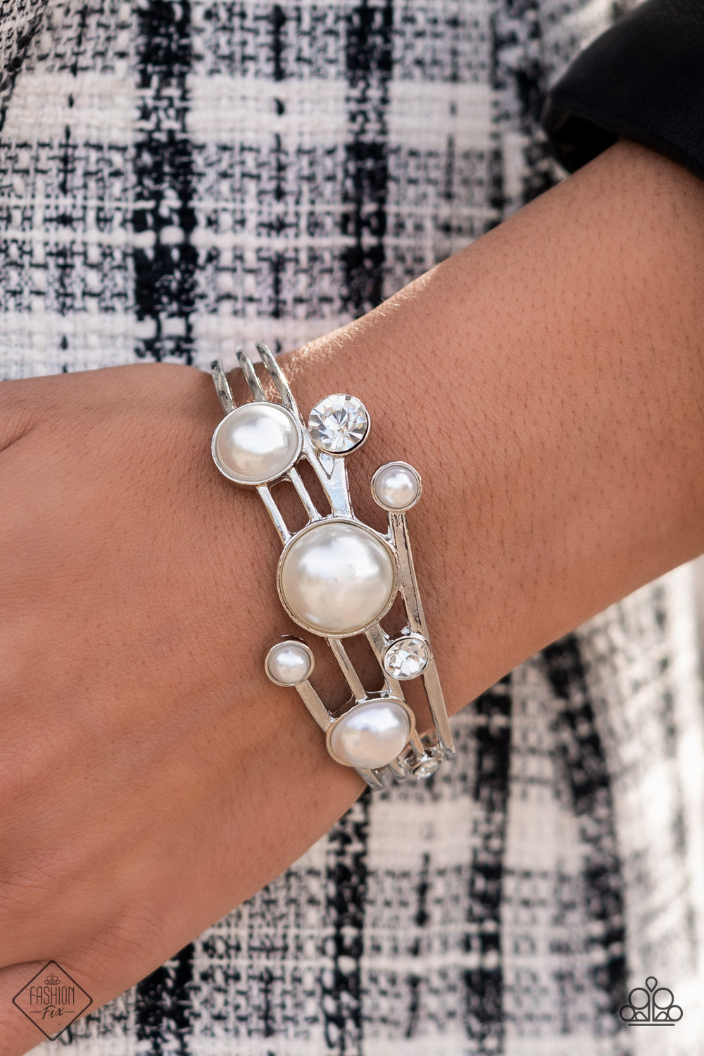 Paparazzi ♥ Total SAIL-Out - White ♥  Bracelet