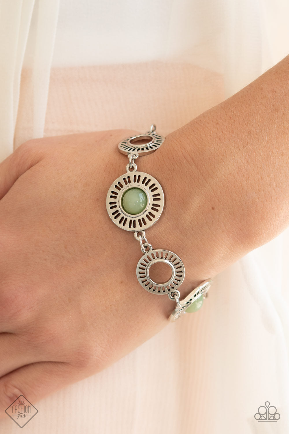 Paparazzi ♥ Coastal Charmer - Green ♥  Bracelet