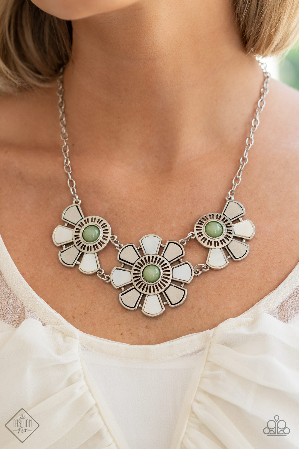 Paparazzi ♥ Aquatic Garden - Green ♥  Necklace