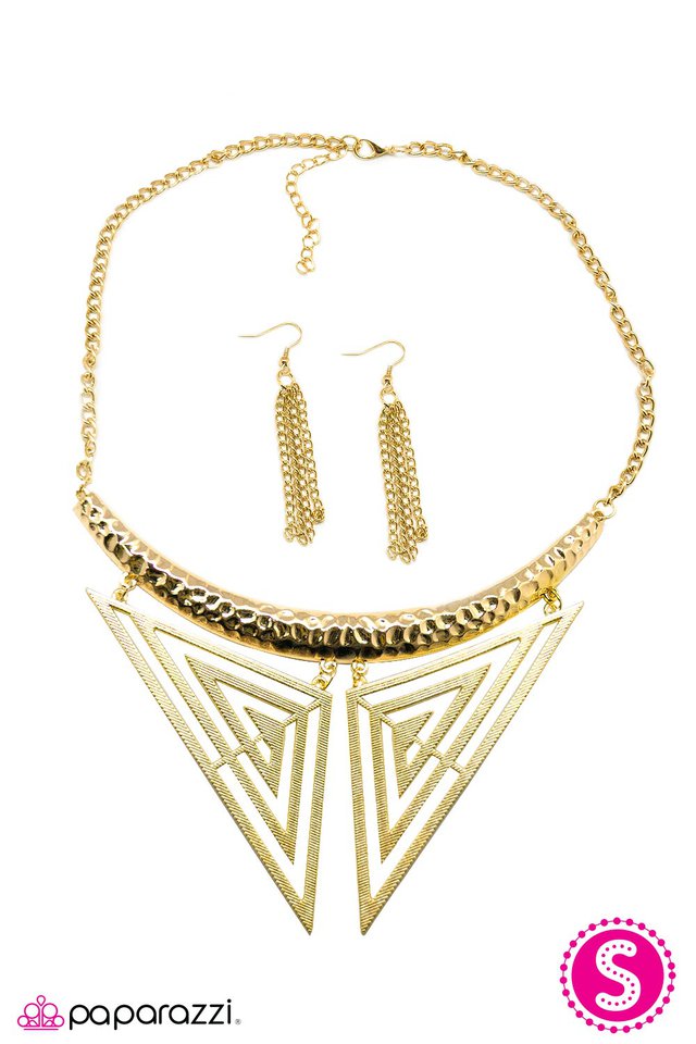 Paparazzi ♥ Pure Instinct - Gold ♥ Necklace