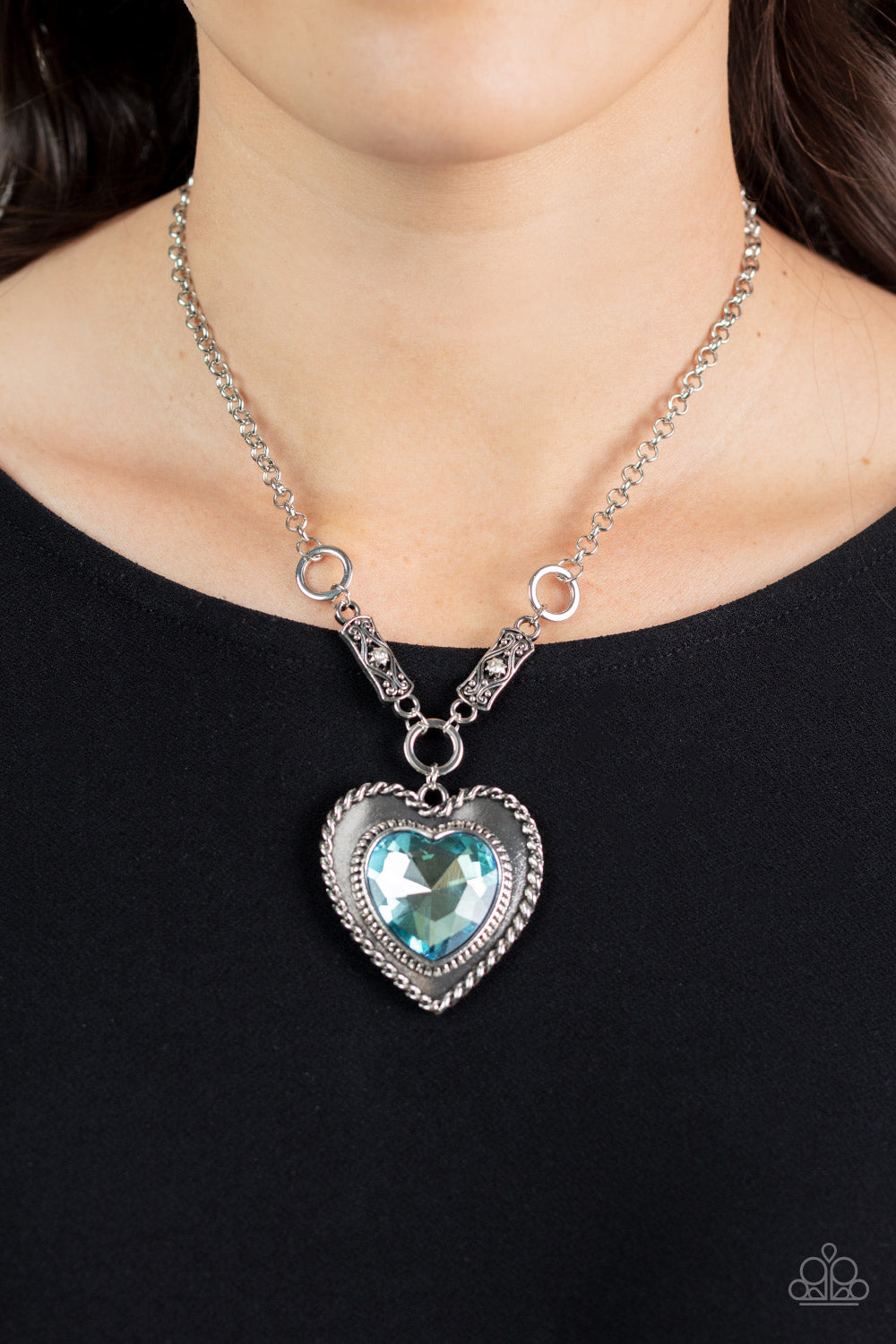 Paparazzi ♥ Heart Full of Fabulous - Blue ♥  Necklace