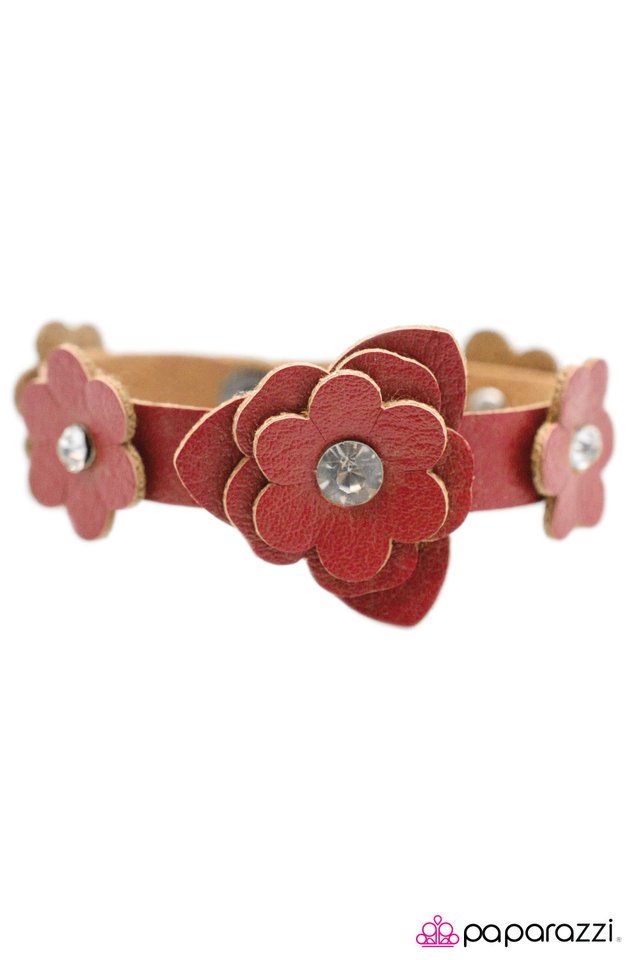 Paparazzi ♥ Show-Off - Red ♥ Bracelet