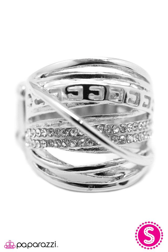 Paparazzi ♥ The Chevelle - White ♥ Ring