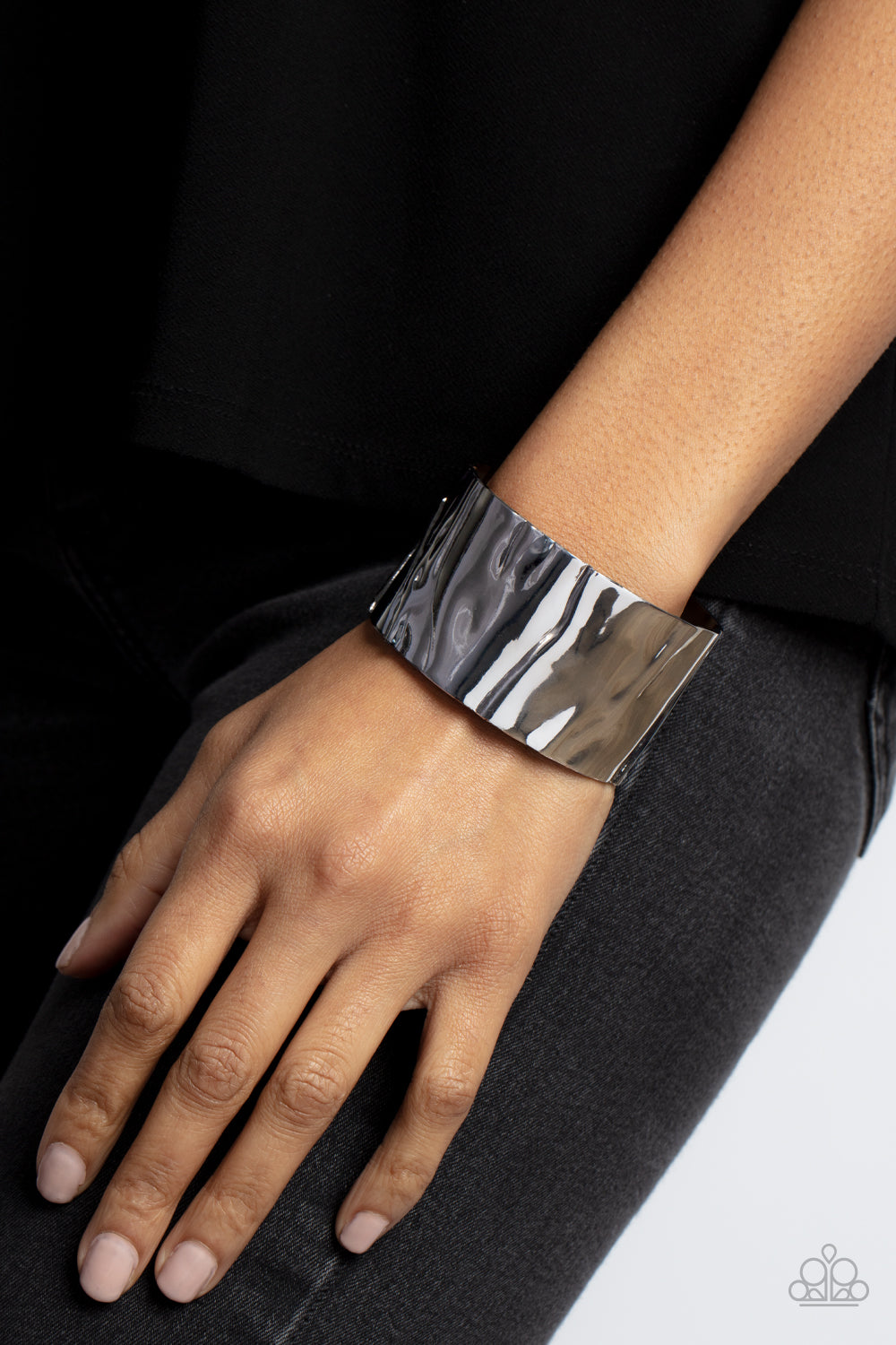 Paparazzi ♥ Modern Metallurgy - Black ♥  Bracelet