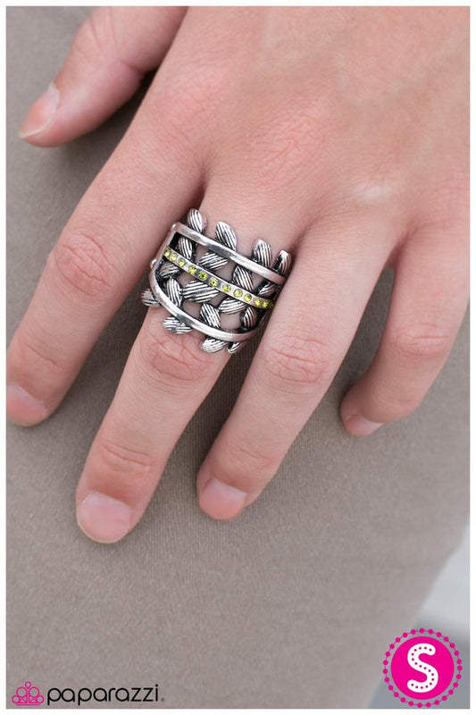 the-falling-leaves-p4se-grxx-021xx