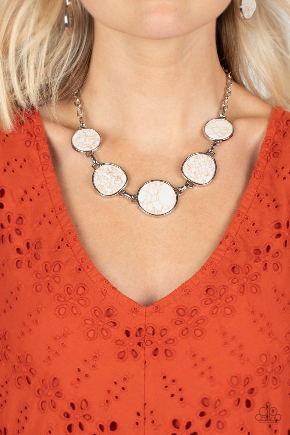Paparazzi ♥ Santa Fe Flats - White ♥  Necklace