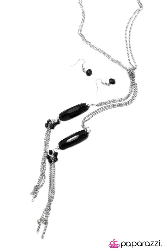 Paparazzi ♥ Worth the Tassel - Black ♥ Necklace