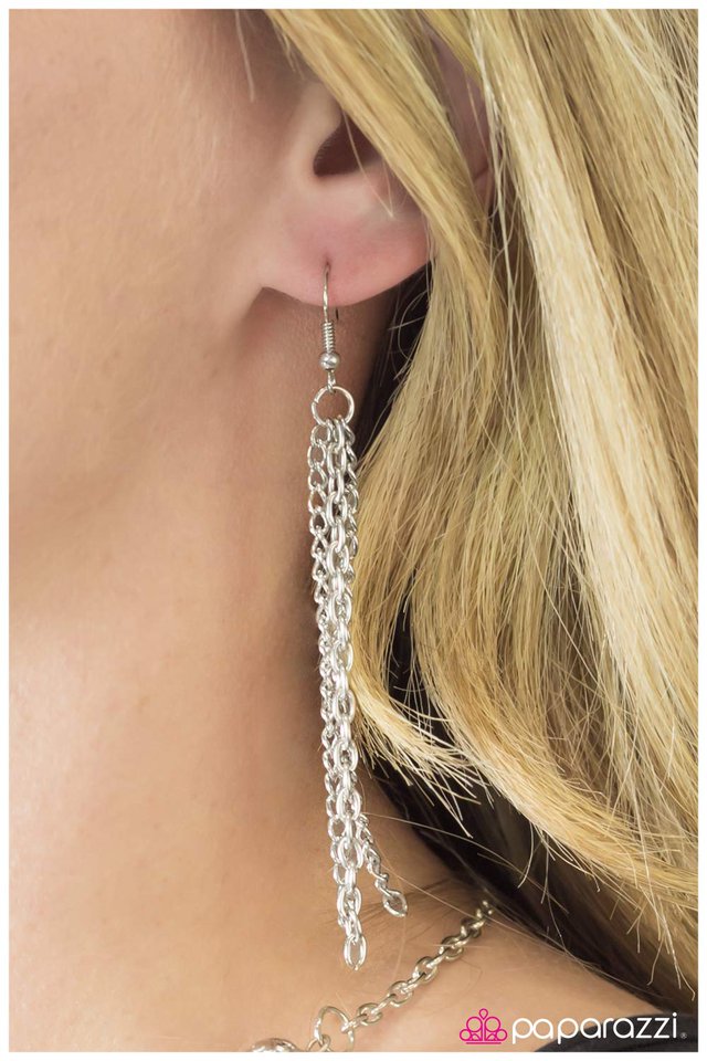Paparazzi ♥ Bar None - Silver ♥ Necklace