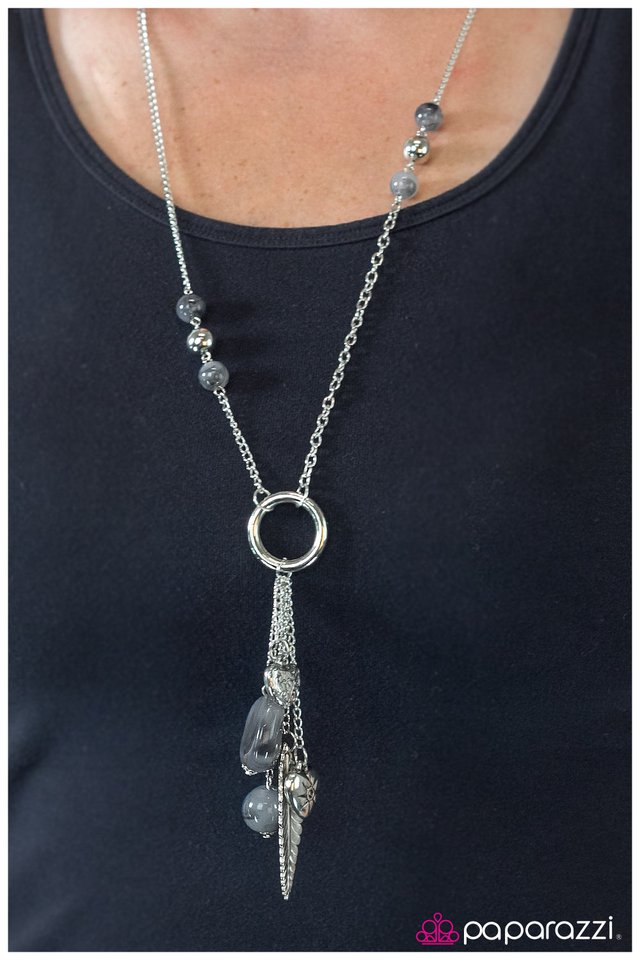 hanging-by-a-moment-silver-p2wh-svxx-045xx