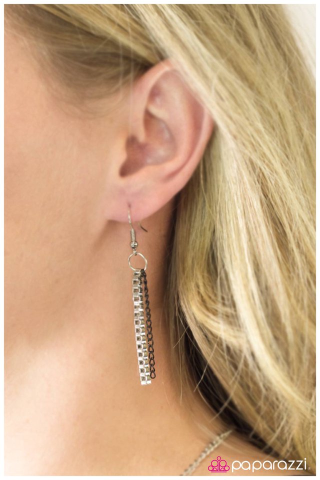 Paparazzi ♥ True Grit - Silver ♥ Necklace