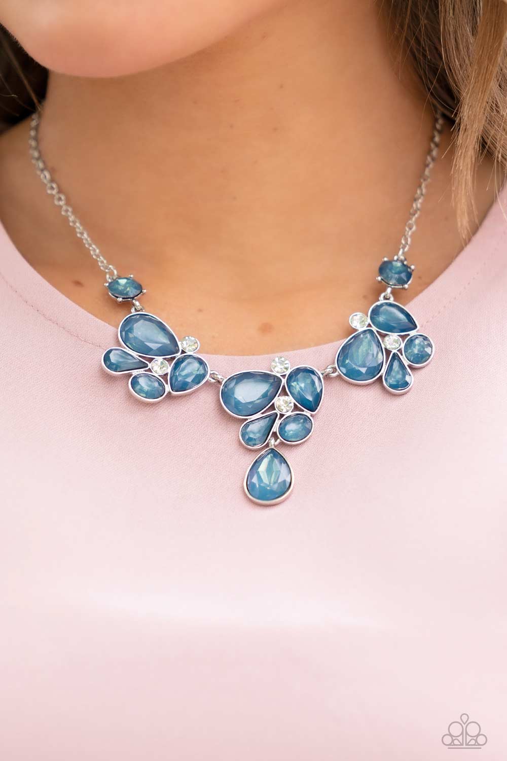 Paparazzi ♥ Everglade Escape - Blue ♥  Necklace