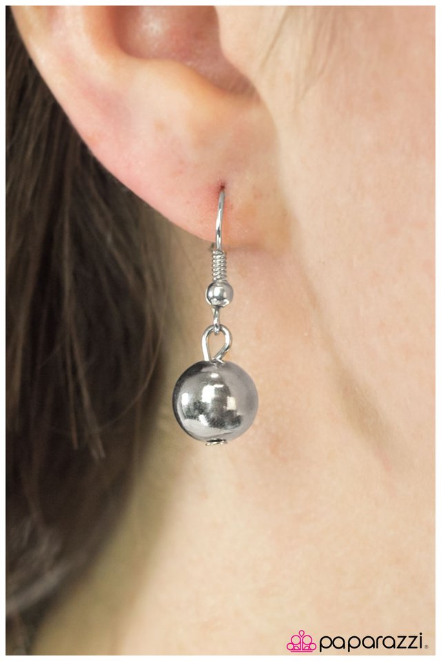 Paparazzi ♥ Roman Holiday - Yellow ♥ Necklace