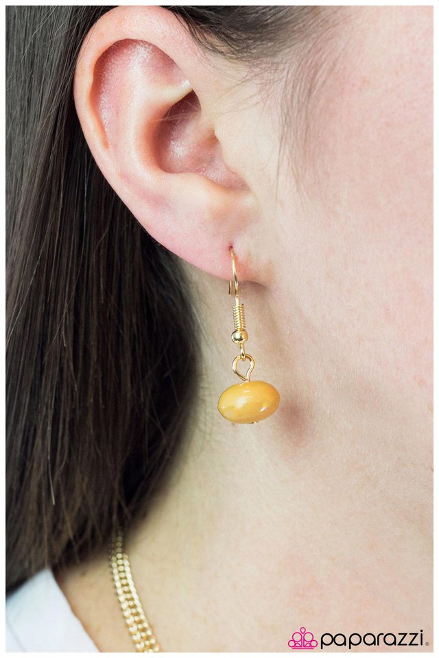 Paparazzi ♥ The 8th Wonder - Yellow ♥ Necklace