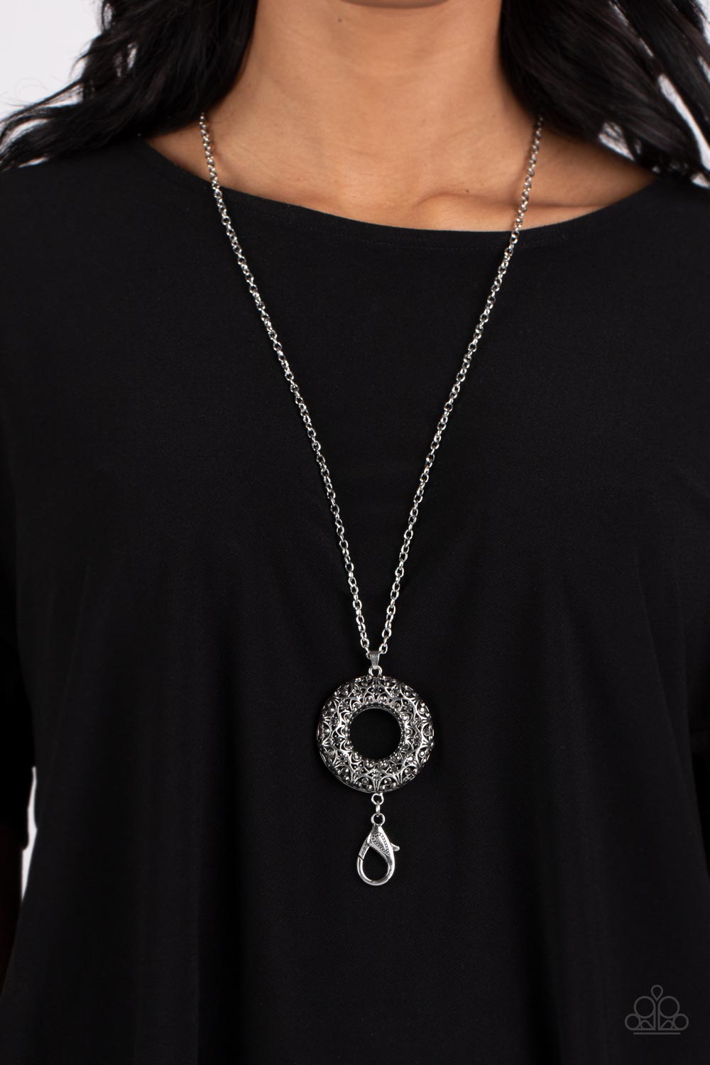 Paparazzi ♥ Wintry Wreath - Silver ♥  Lanyard