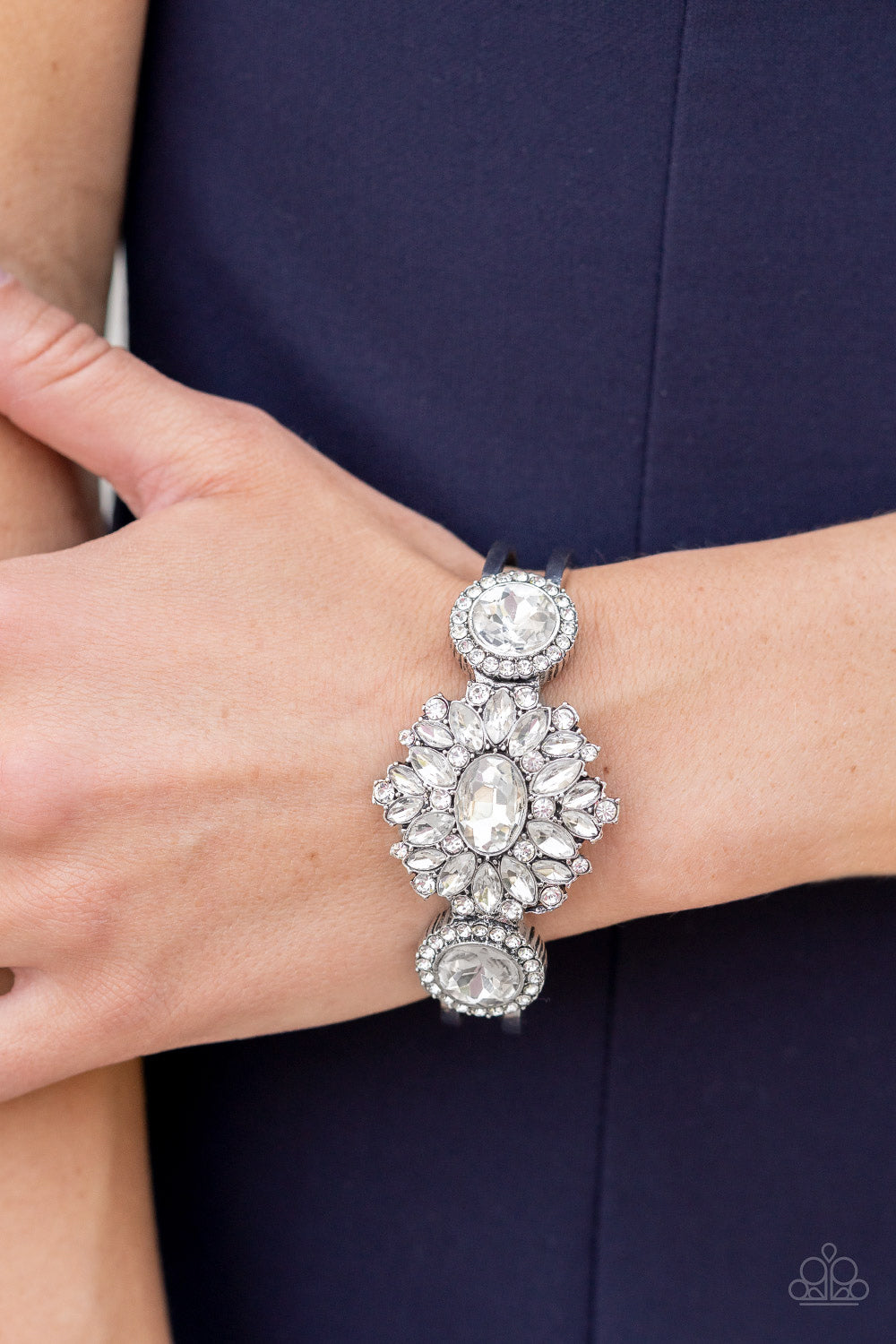 Paparazzi ♥ Daydream Dazzle - White ♥  Bracelet