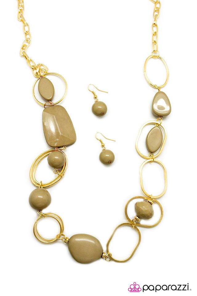 Paparazzi ♥ Geo Queen - Green ♥ Necklace