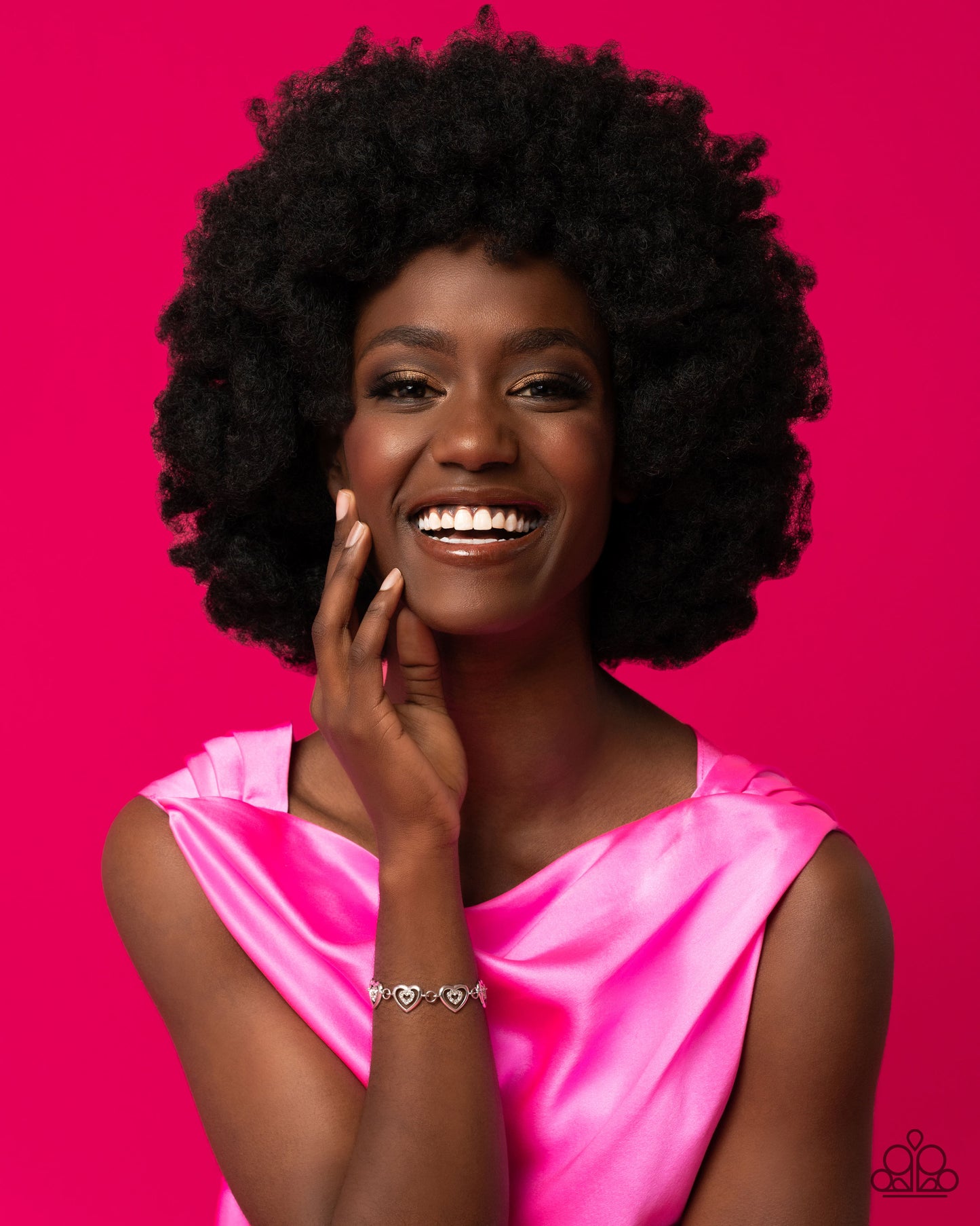 catching-feelings-white-p9re-wtxx-545xx