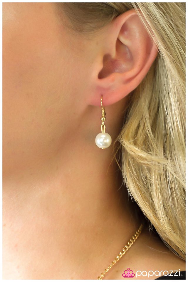 Paparazzi ♥ The Finer Things - White ♥ Lanyard