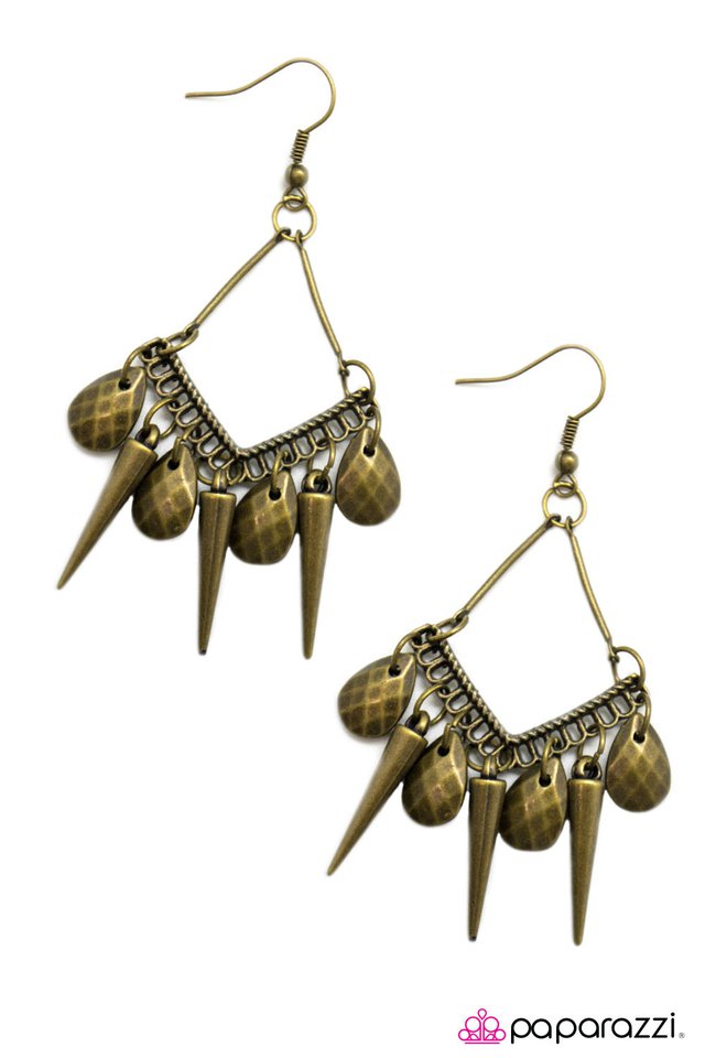 Paparazzi ♥ Welcome To The Jungle - Brass ♥ Earrings