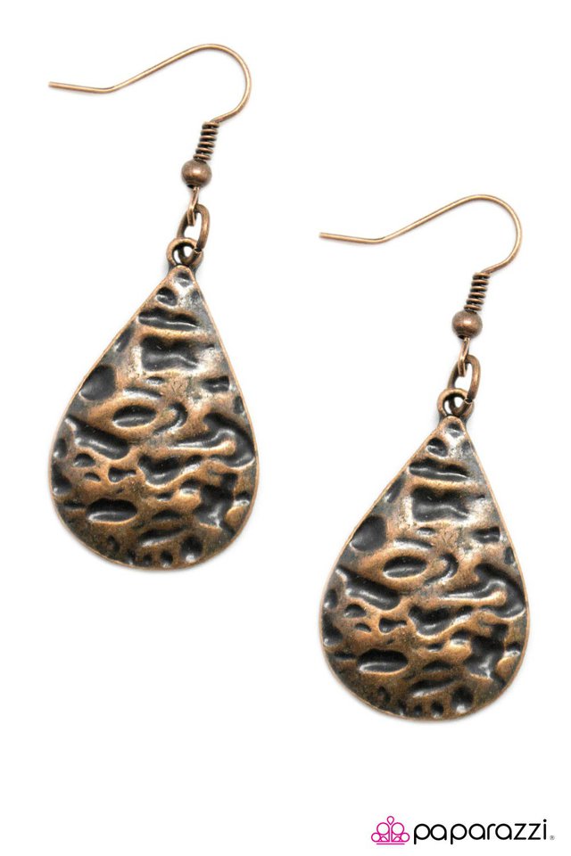 Paparazzi ♥ Water Under The Bridge - Copper ♥ Earrings