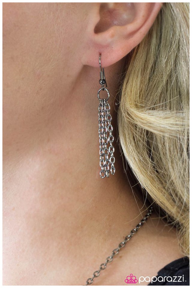 Paparazzi ♥ Aint No Mountain High Enough - Brown ♥ Necklace