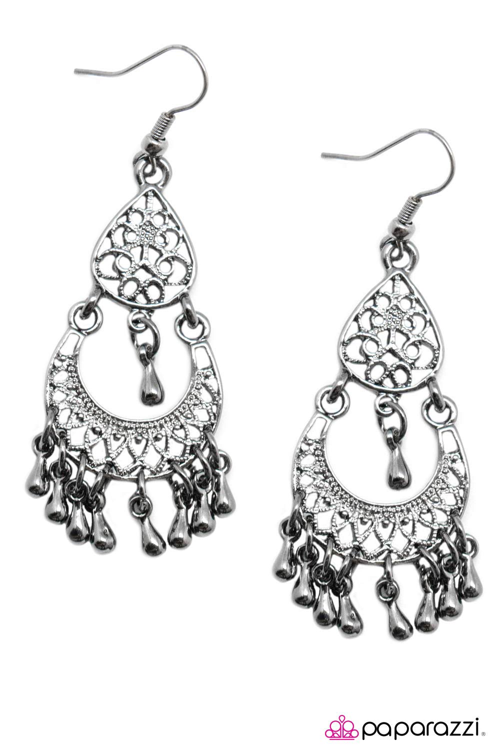 Paparazzi ♥ Metallic Maven - Black ♥  Earrings