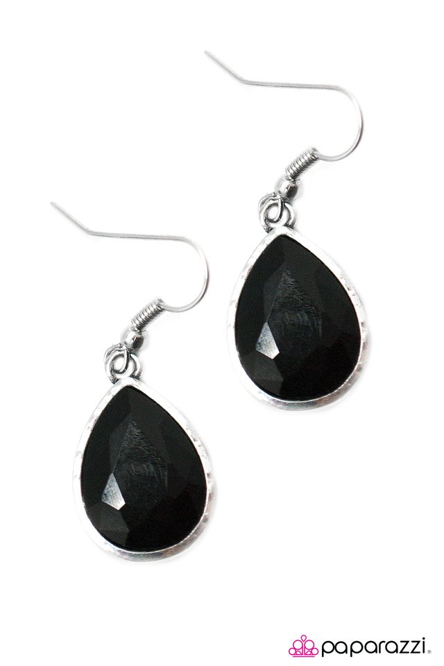 Paparazzi ♥ Lovelust - Black ♥ Earrings