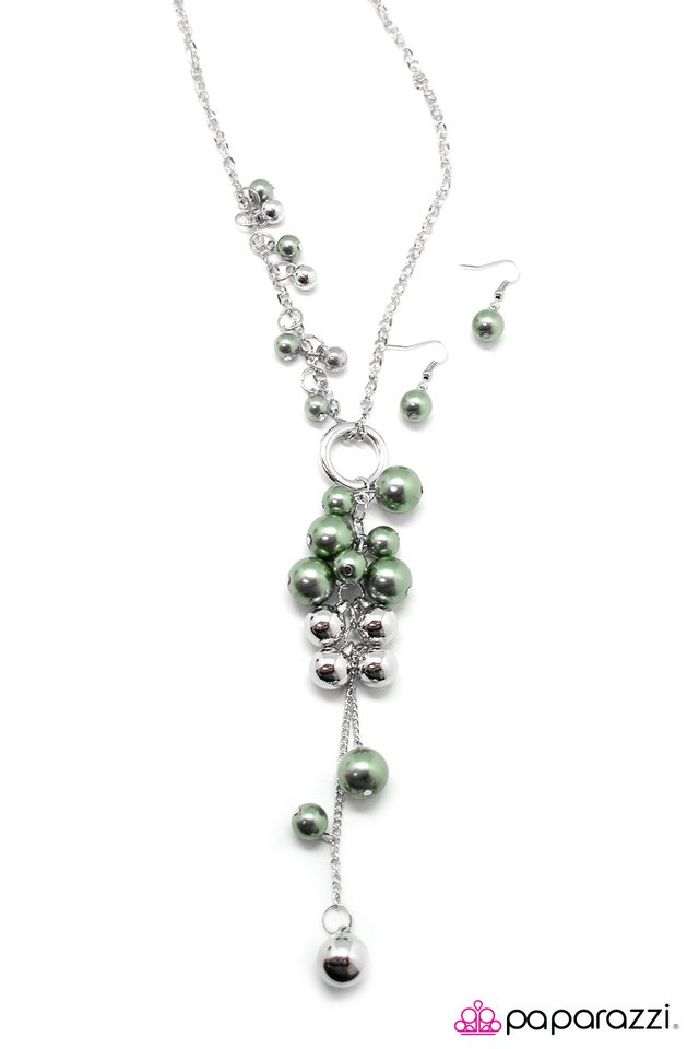 Paparazzi ♥ Party On! - Green ♥ Necklace