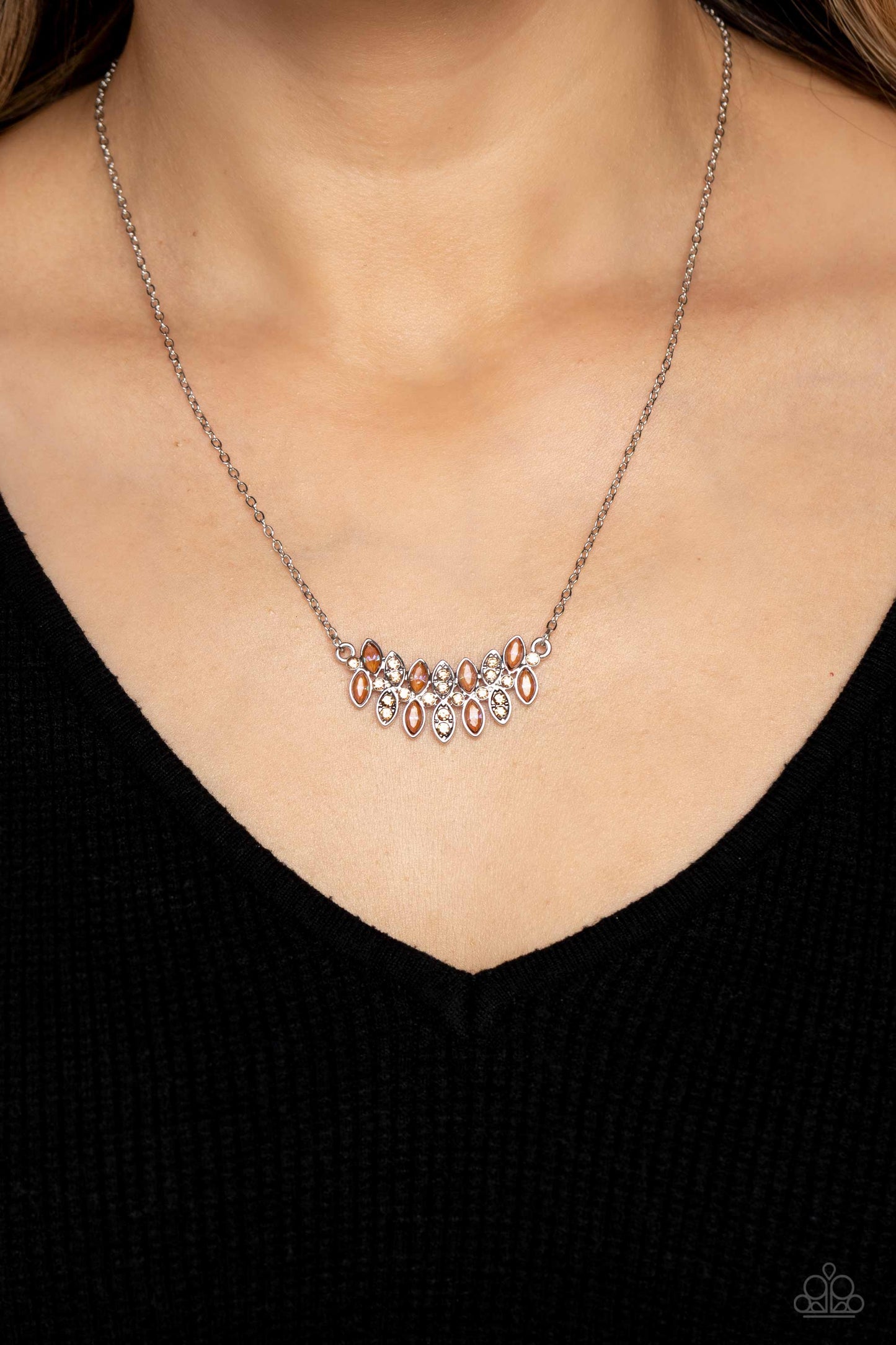 lustrous-laurels-brown-p2da-bnxx-090xx