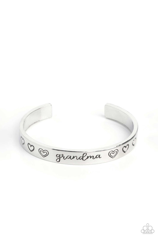 a-grandmothers-love-silver-p9wd-svxx-220xx