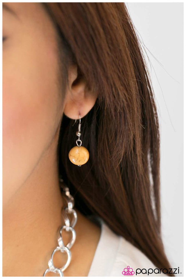 Paparazzi ♥ Little Big Town - Yellow ♥ Necklace