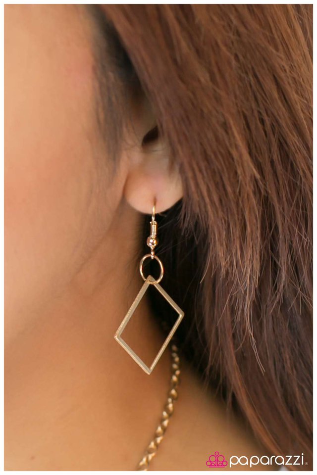 Paparazzi ♥ On The Quad - Gold ♥ Necklace