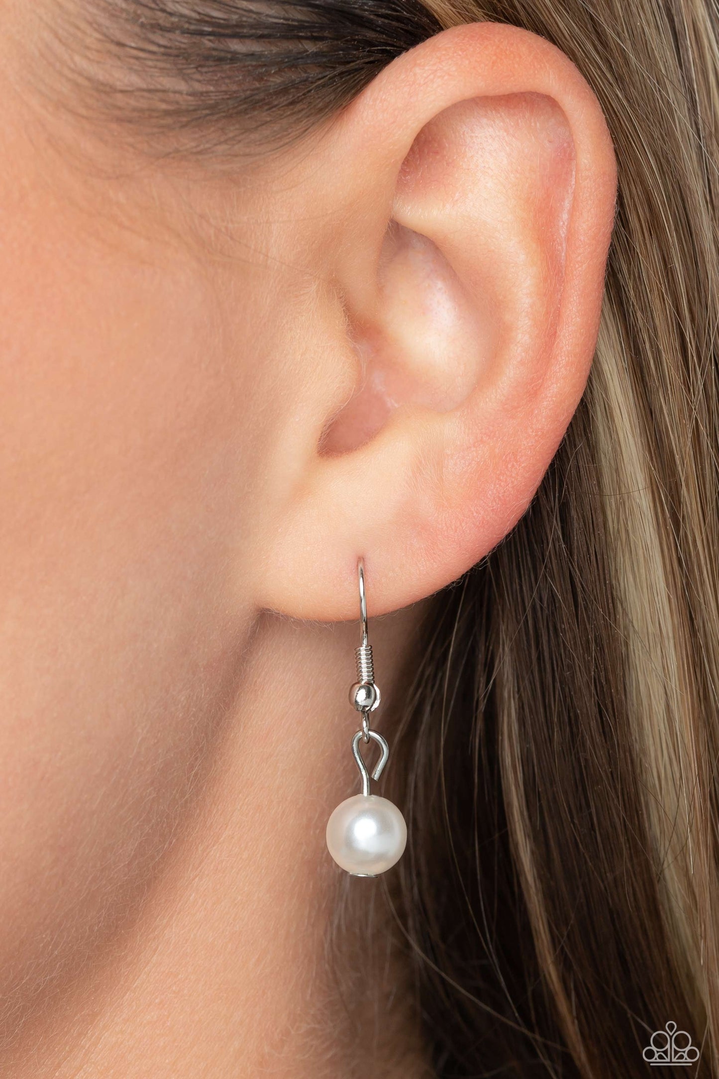 upper-class-white-p2re-wtxx-645xx