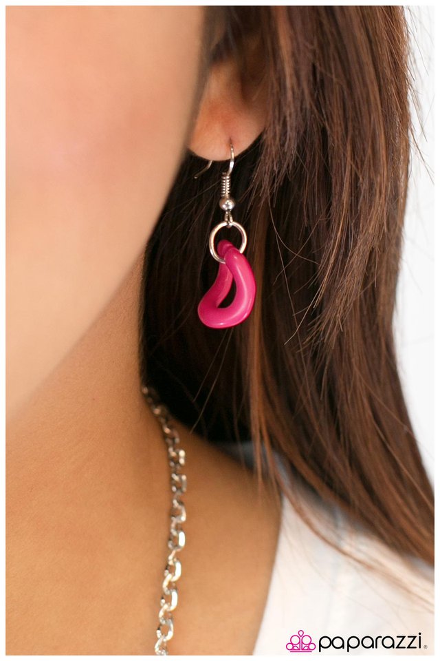 Paparazzi ♥ Making Dreams Come True - Pink ♥ Necklace