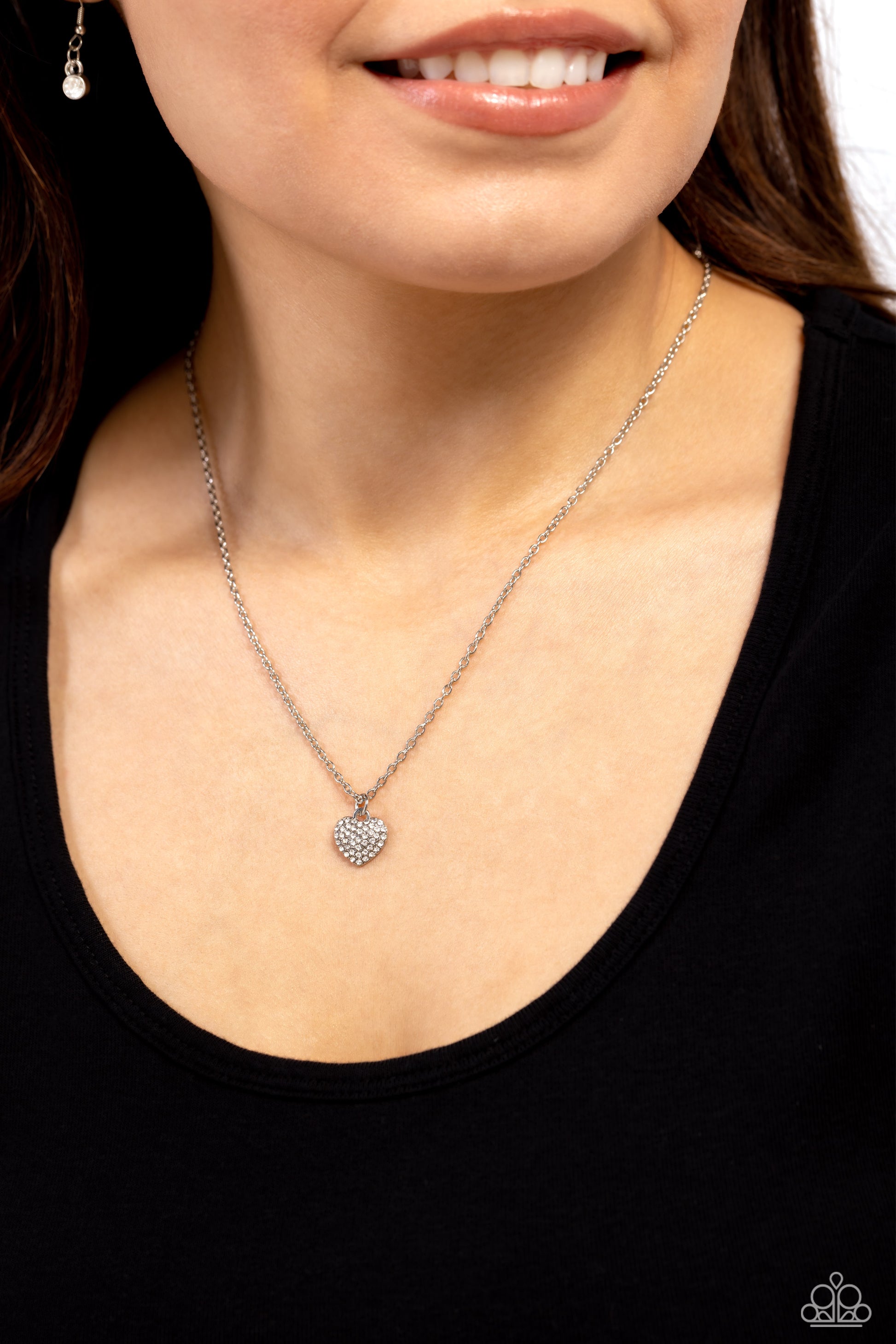 goin-courtin-white-p2da-wtxx-233xx