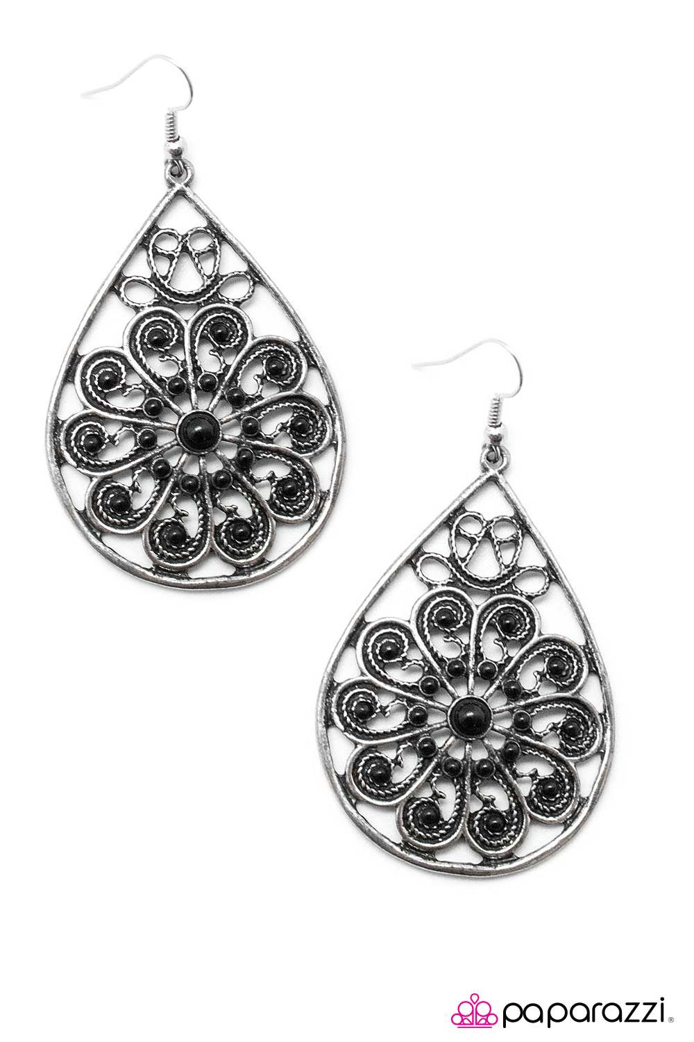 Paparazzi ♥ Twists and Turns - Black ♥  Earrings