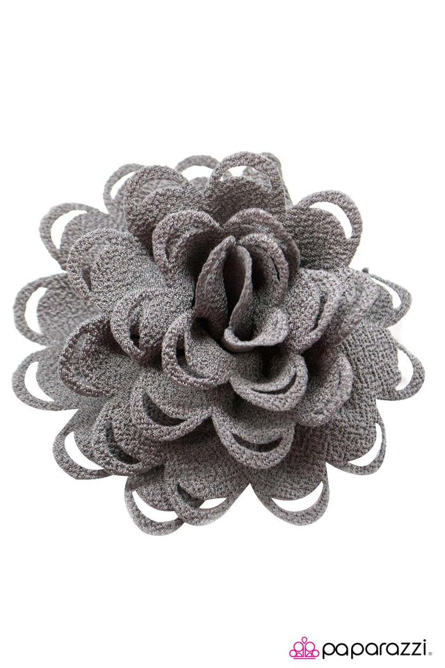 Paparazzi ♥ Foolish Behavior - Silver ♥ Hair Clip
