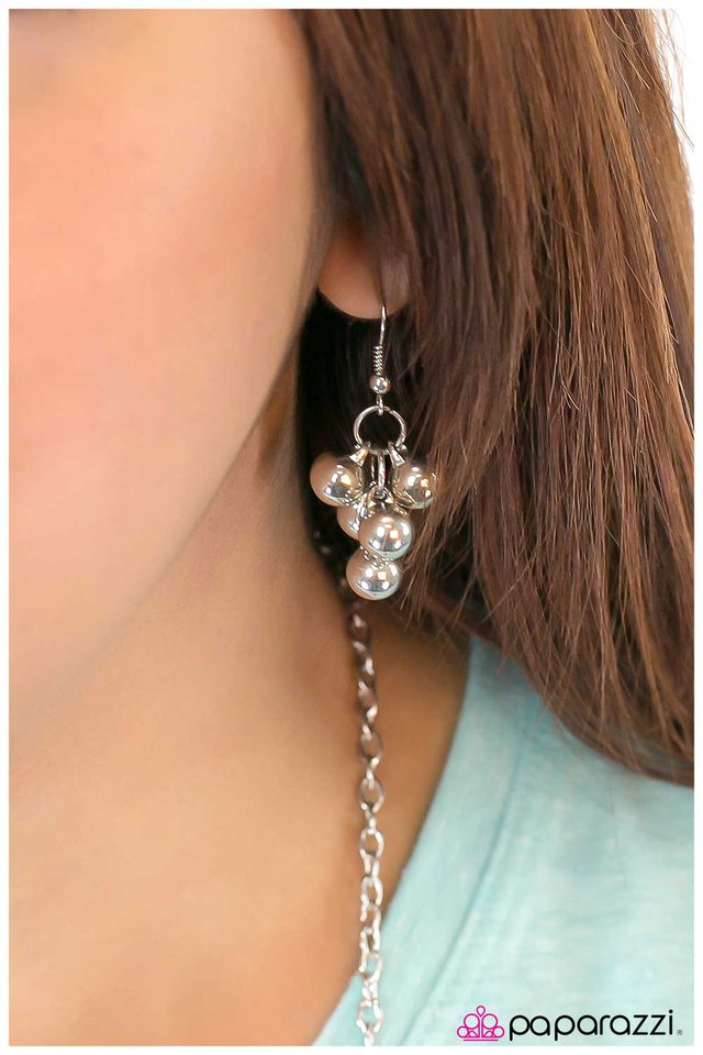 Paparazzi ♥ MVP - Black ♥ Necklace