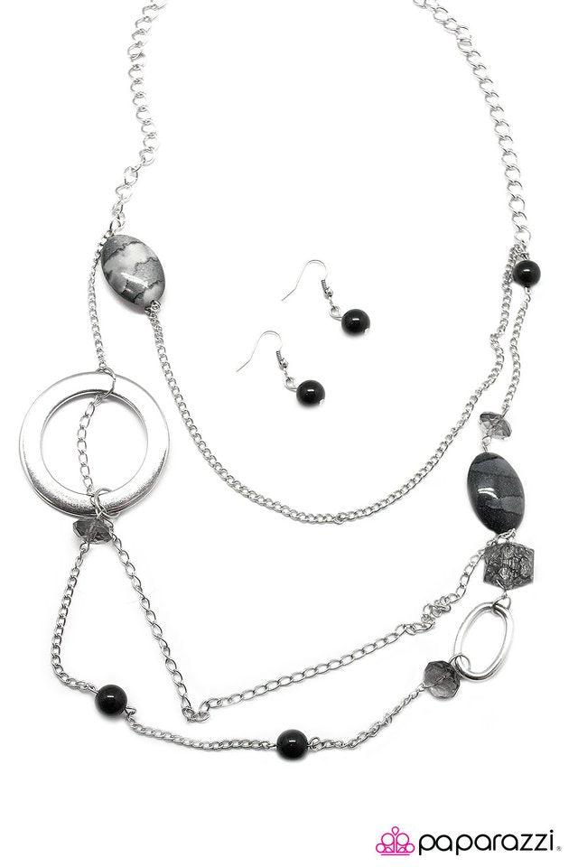 Paparazzi ♥ A Stones Throw - Black ♥ Necklace